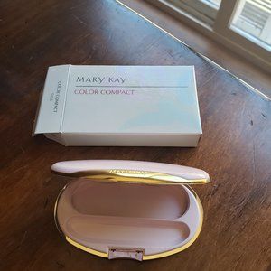 4X HOST PICK. Vintage Mary Kay Powder Perfect Eye Color Compact